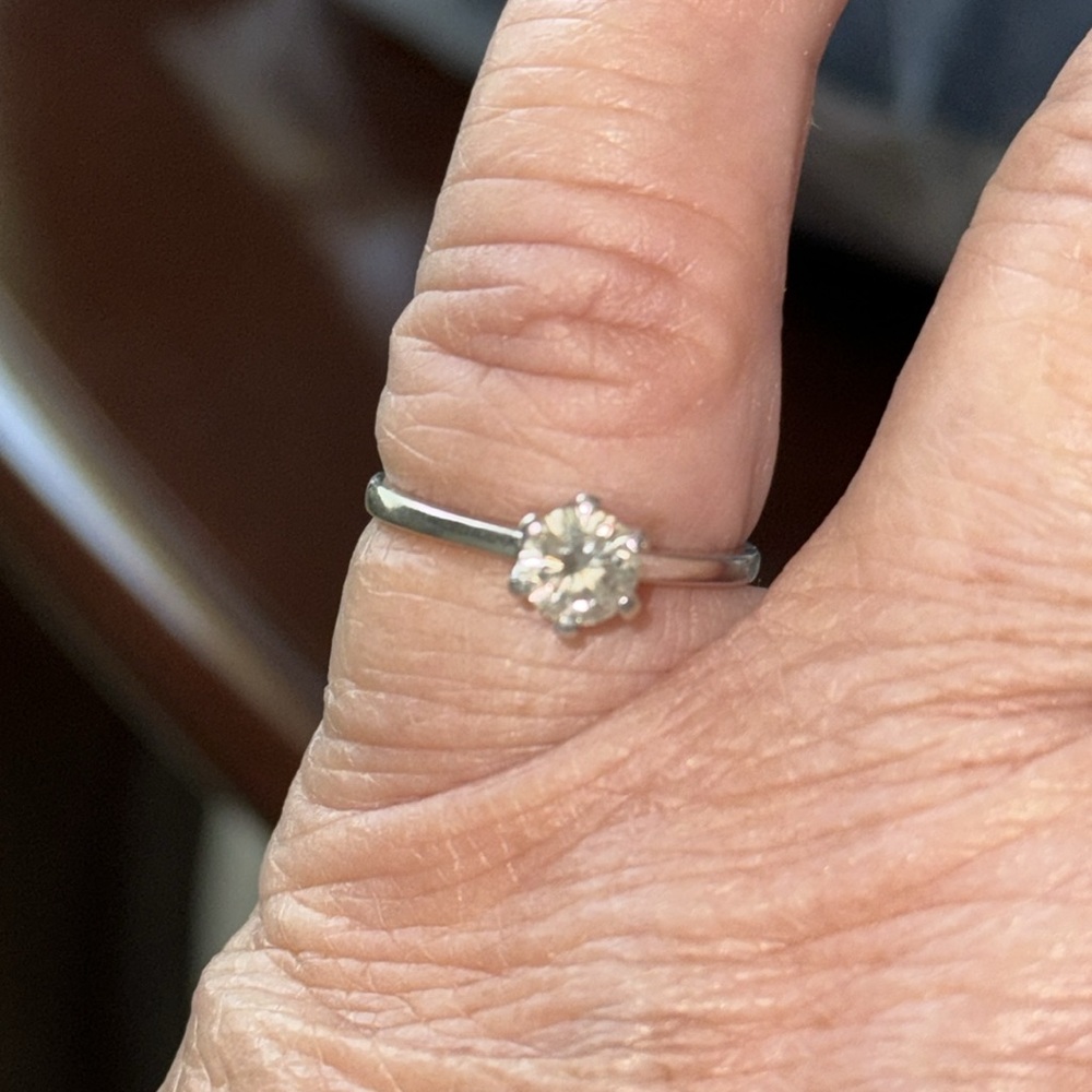 .5 of carat real natural diamond in 14K white gold size 7